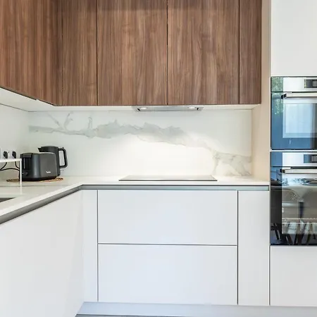 Garden-level 10-min On Foot To Center Apartment